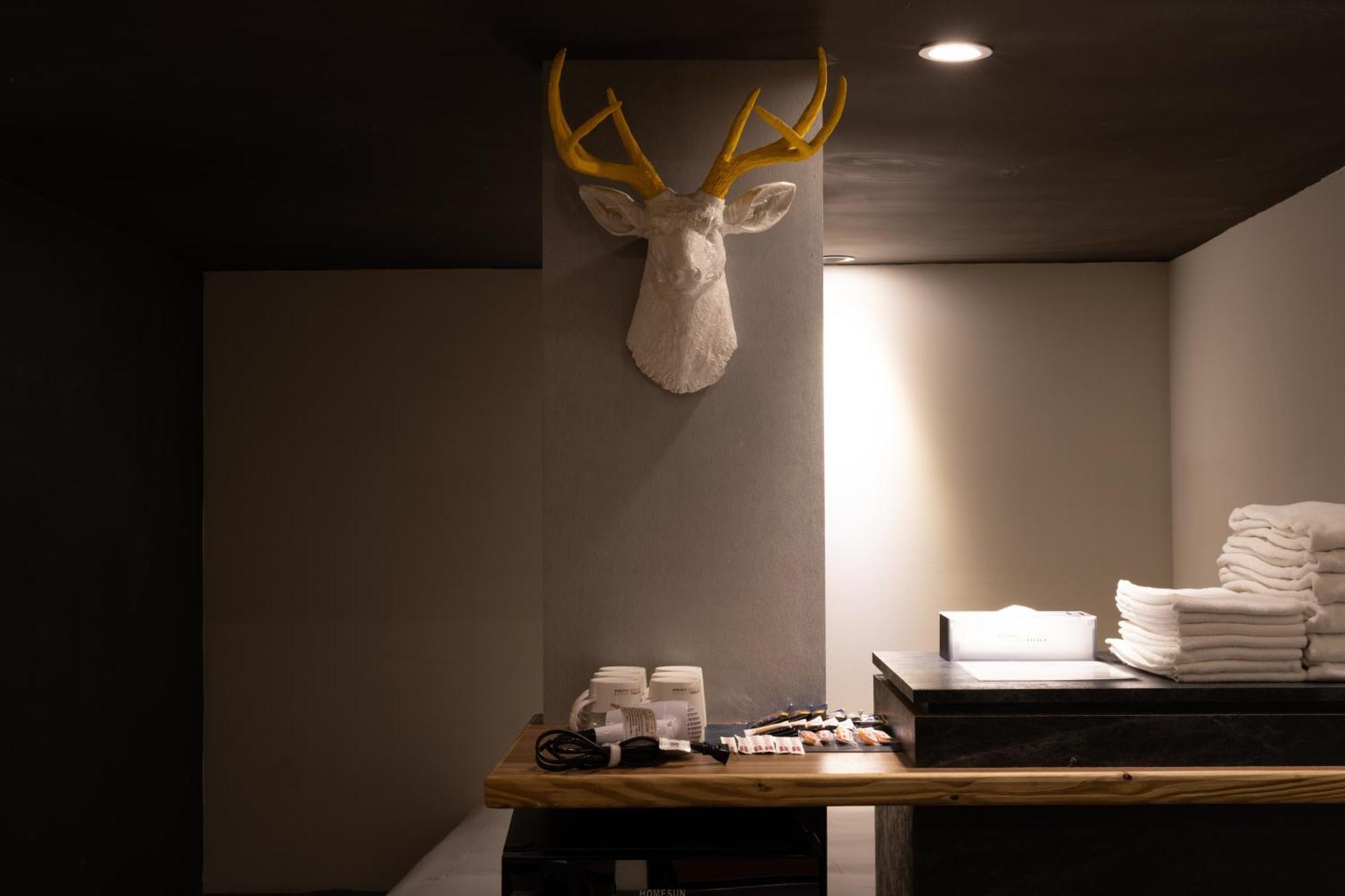 Ningcui Business Hotel Тайджун Екстериор снимка