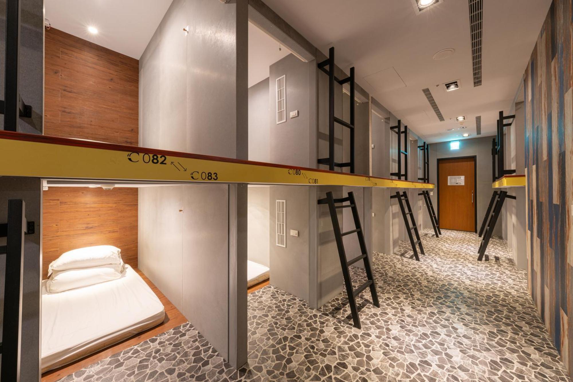 Ningcui Business Hotel Тайджун Екстериор снимка