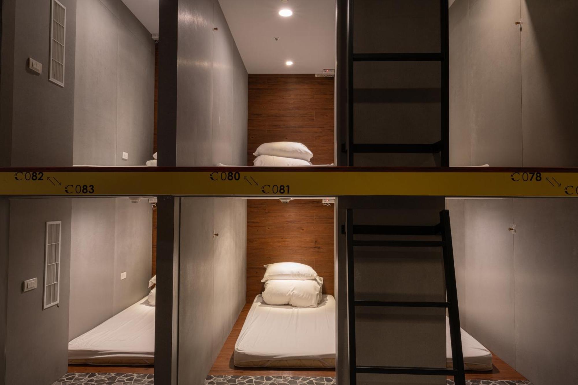Ningcui Business Hotel Тайджун Екстериор снимка